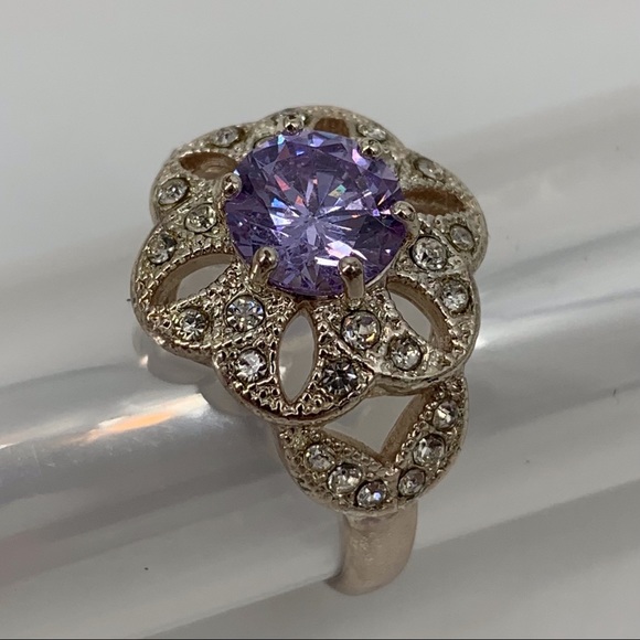 Avon Dazzling Floral Purple Cubic Zirconia Silver Tone Cocktail Ring, 10 - Picture 12 of 15